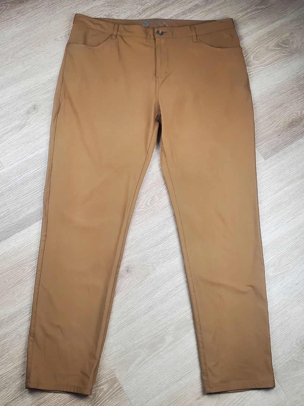 Vuori Meta Pants Men's 38x31 Brown Taupe V430 Performance Stretch
